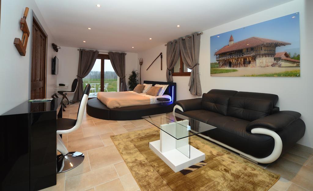 Bed and Breakfast Domaine de la Garde Vonnas Habitación foto